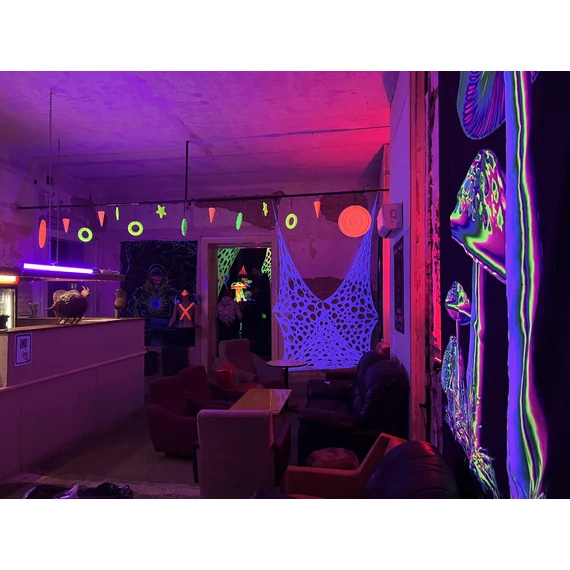 dekoráció bérlés, neon dekor, uv dekor, világító dekoráció, uv reaktív dekoráció, party dekráció, goa psy trance dekoráció